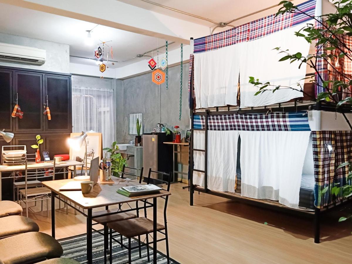 Auberge de jeunesse Five Stars Ratchada 19 à Bangkok Extérieur photo